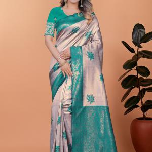 💎✨ Ivory Glow Banarasi Silk Saree with Emerald Accents 🌿🌸